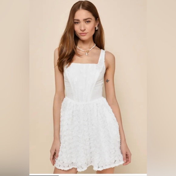 Lulus Dresses & Skirts - Lulu's White Square-Neck Textured Floral Mini Dress